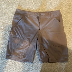 Under Armour. Heat Gear. Cargo Shorts.